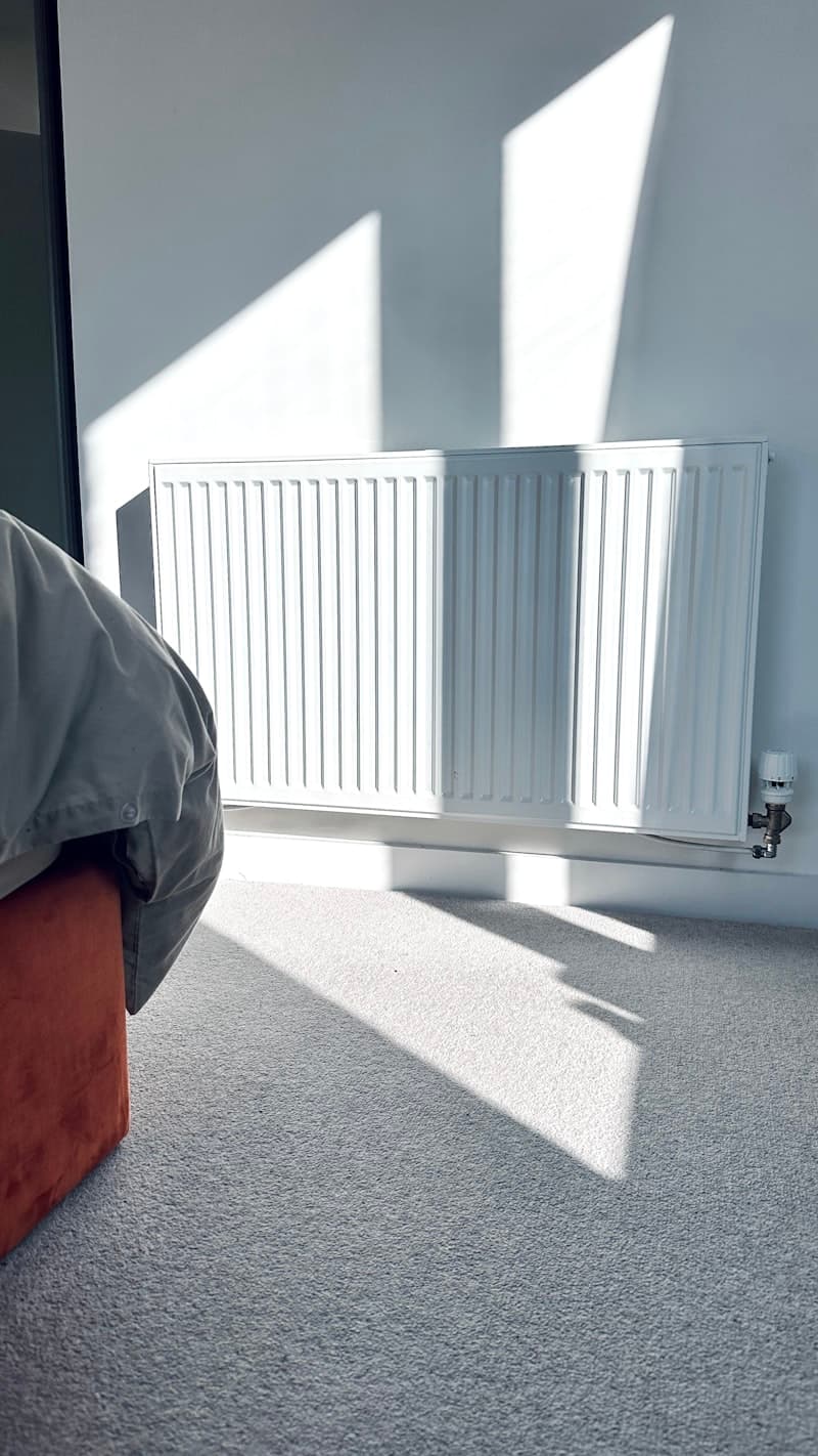 Chauffage maison neuve : PAC ou poêle à granulés ?